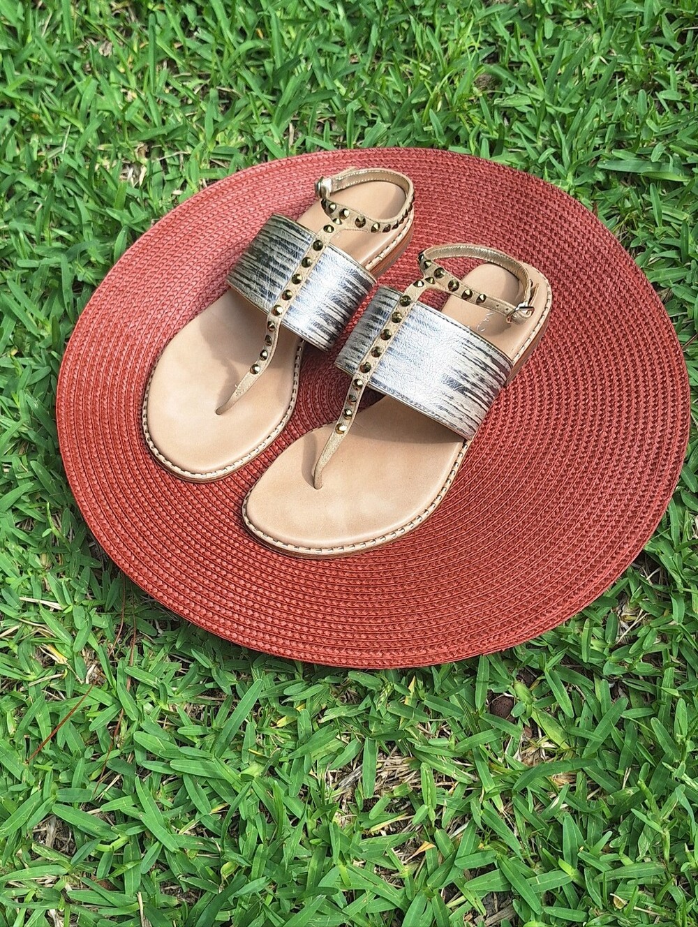 Sandals Tan Studded Thongs Metallic. By Donald J. Pliner Sz. 7.5